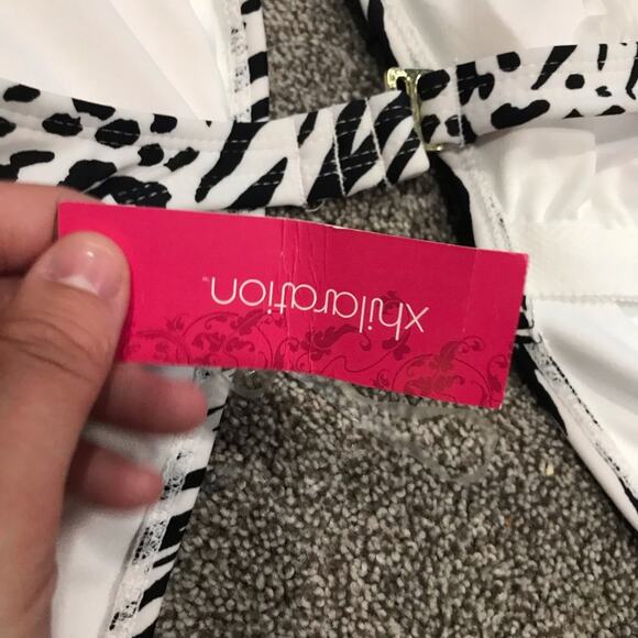 NWT Xhilaration High Cut One Piece Cut Out Sexy - Picture 7 of 10